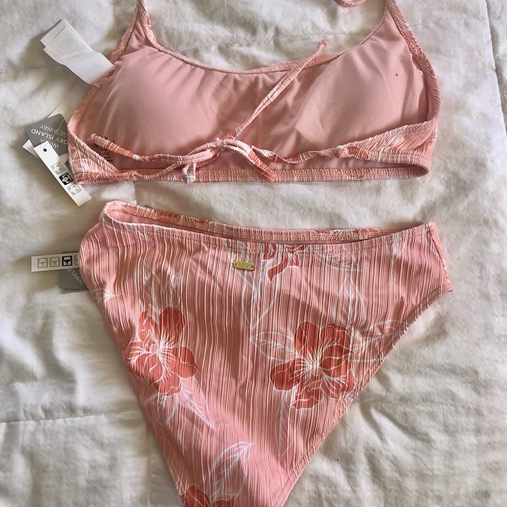 nwt roxy floral bikini (top L, bottom M) - Picture 2 of 9
